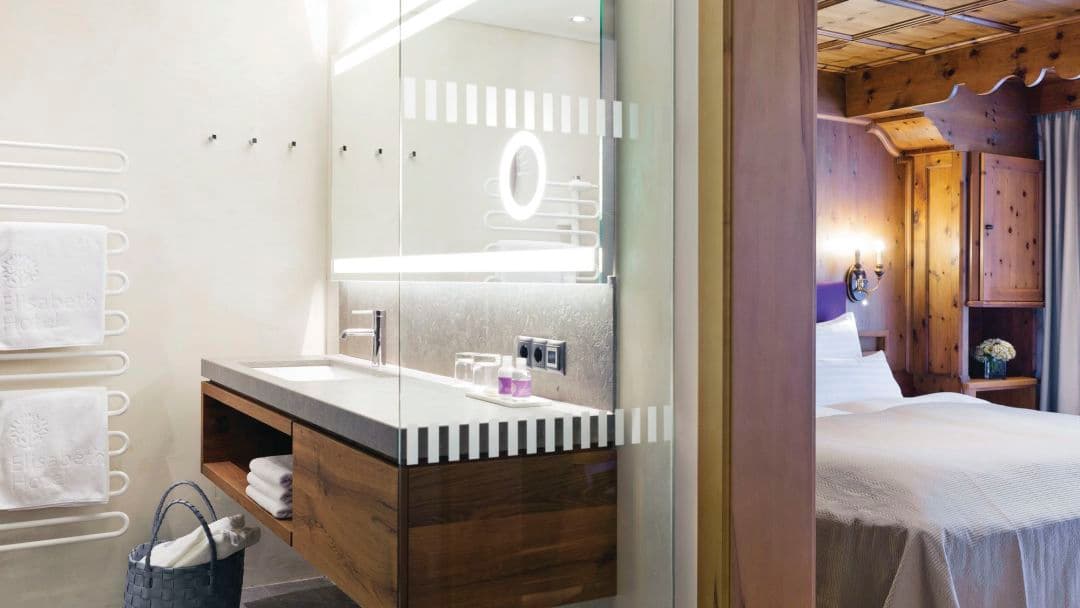 AUS_MAY_001_14WebOriginalCompressed