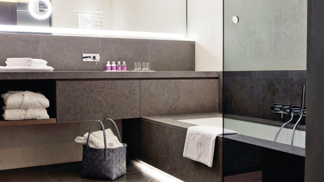 AUS_MAY_001_17WebOriginalCompressed