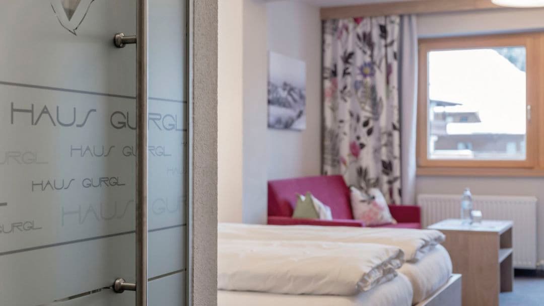 AUS_OBG_021_52WebOriginalCompressed