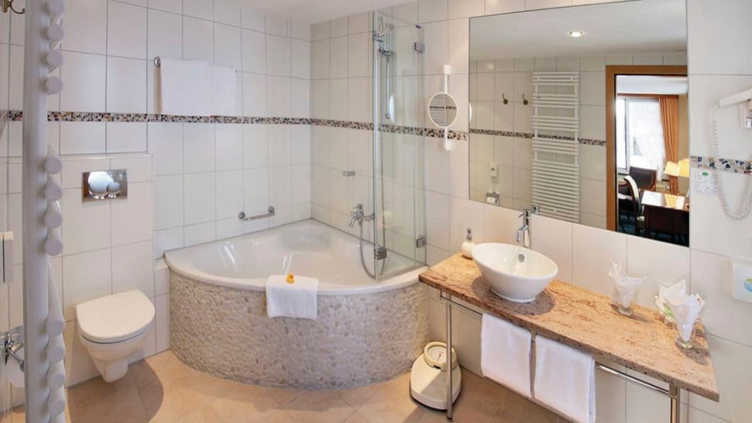 SWI_SAA_016_08WebOriginalCompressed