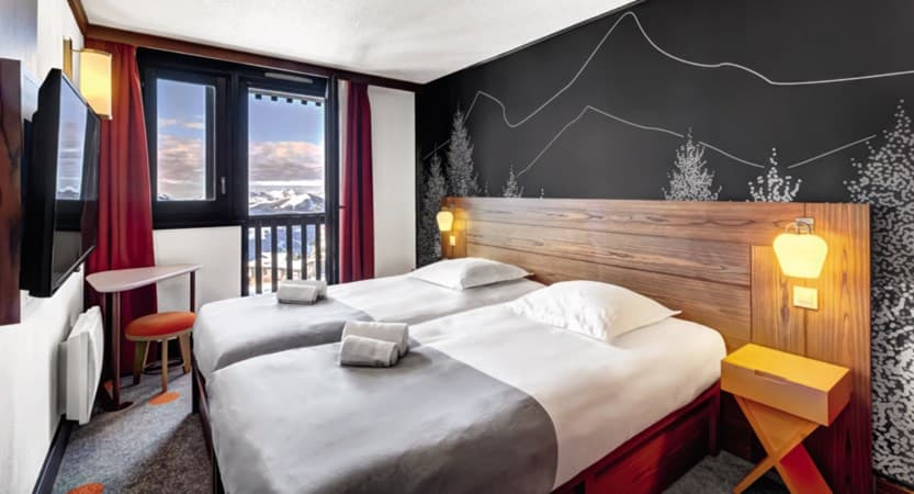 les-cimes-du-soleil-bedroom (1)