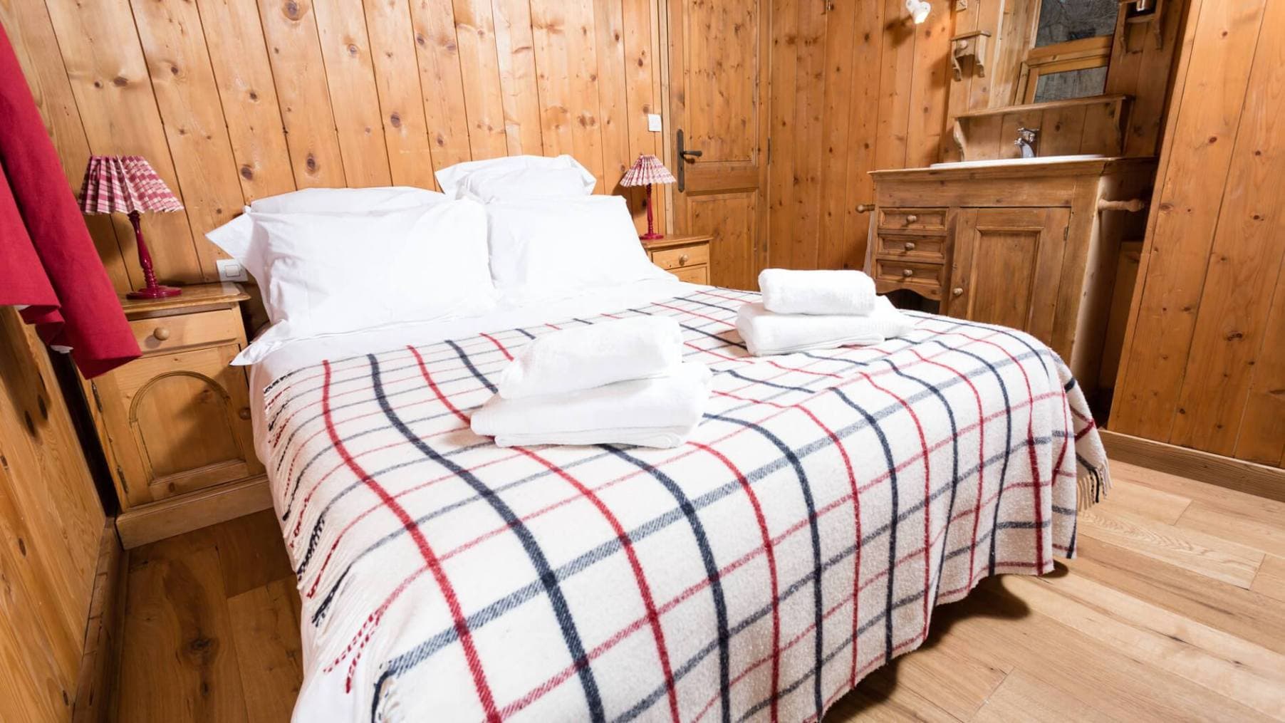 Chalet-Oursons-Double-Room-2
