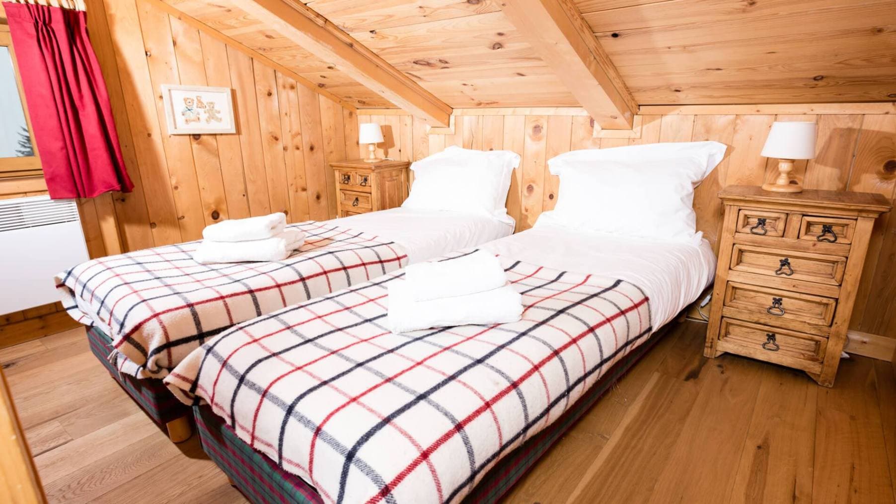 Chalet-Oursons-Twin-Eaves-Room