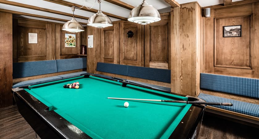 Pool table