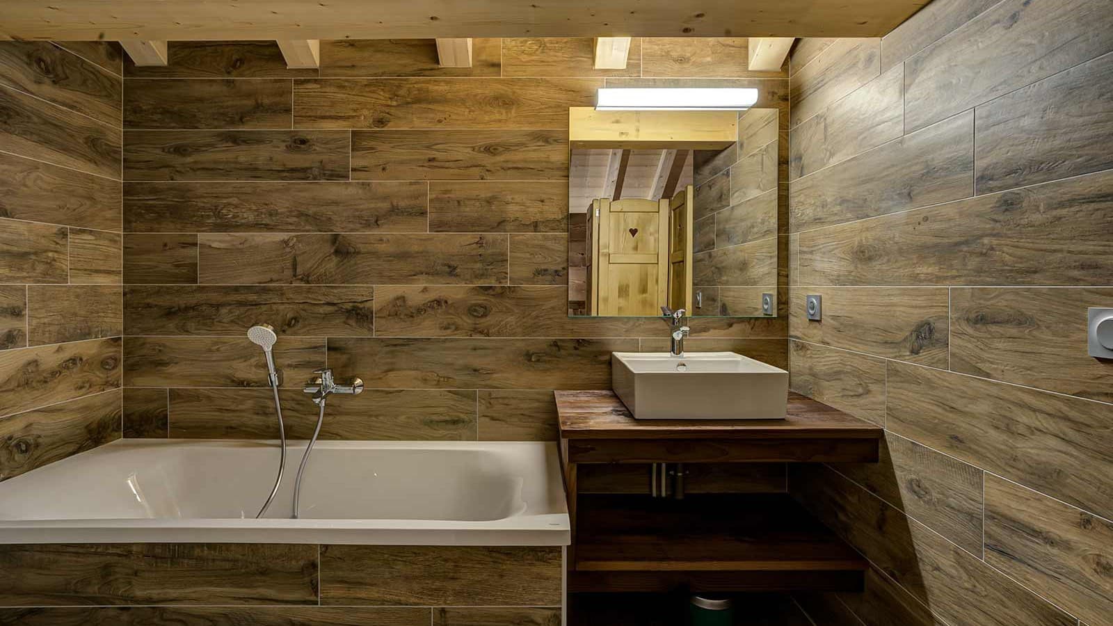 germaine_,_meribel_-_bathroom_14595