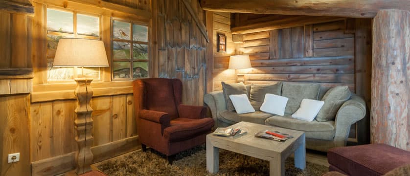 alpages-de-chantel-apartments_lounge