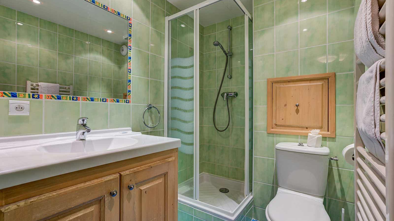 chalet_hera,_tignes_-_bathroom_14643