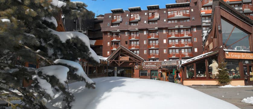 lours-apartments-exterior