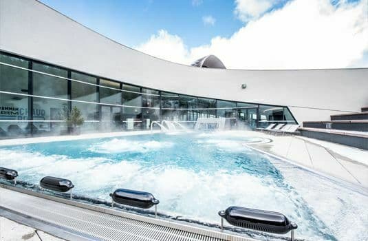 resort_carousel_ecrin-blanc-pool