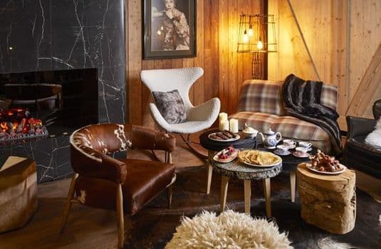 resort_carousel_l_ecrin-blanc-chairs