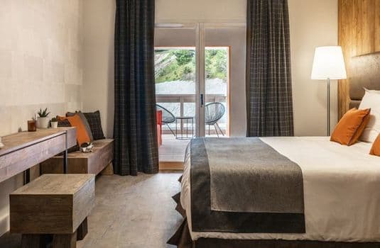 resort_carousel_l_ecrin-blanc-room