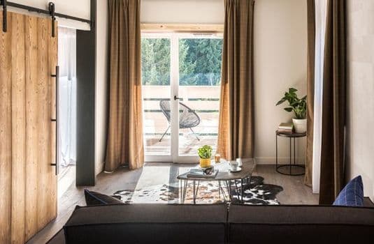 resort_carousel_l_ecrin-blanc-sofa