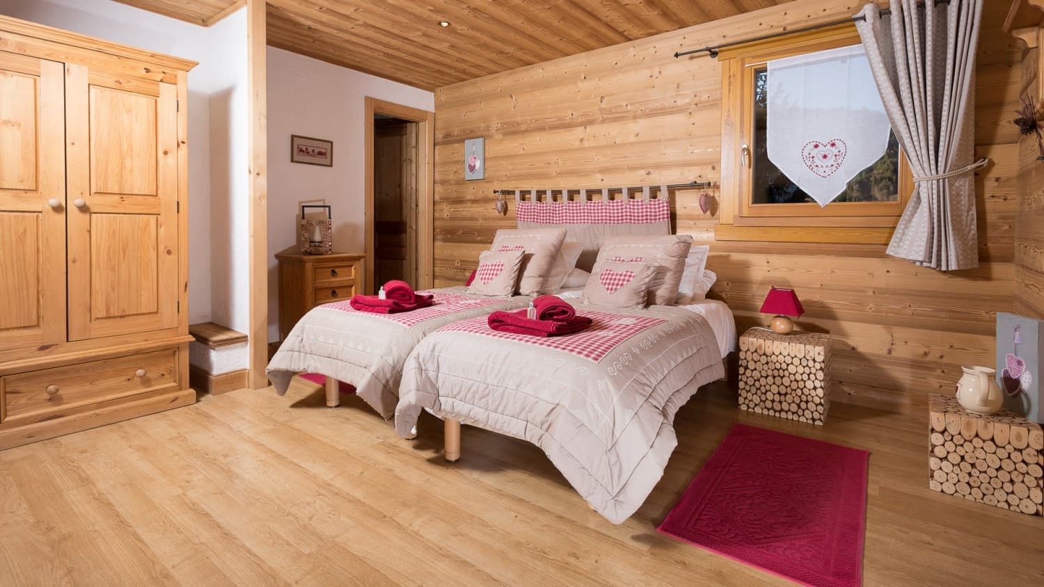 Chez-Nous-Twin-Bedroom-1-1500x844