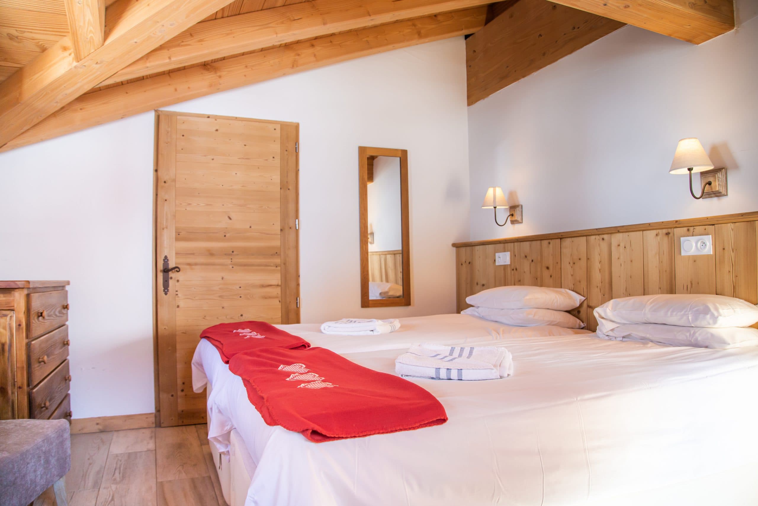 Penthouse Bedroom Geamaux