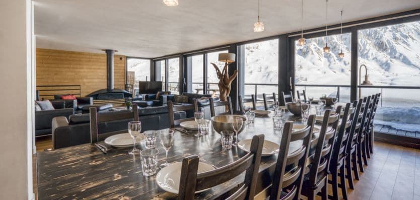 chalet-arktic-dining-area