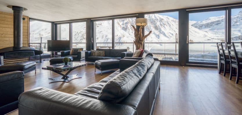 chalet-arktic-lounge-and-views