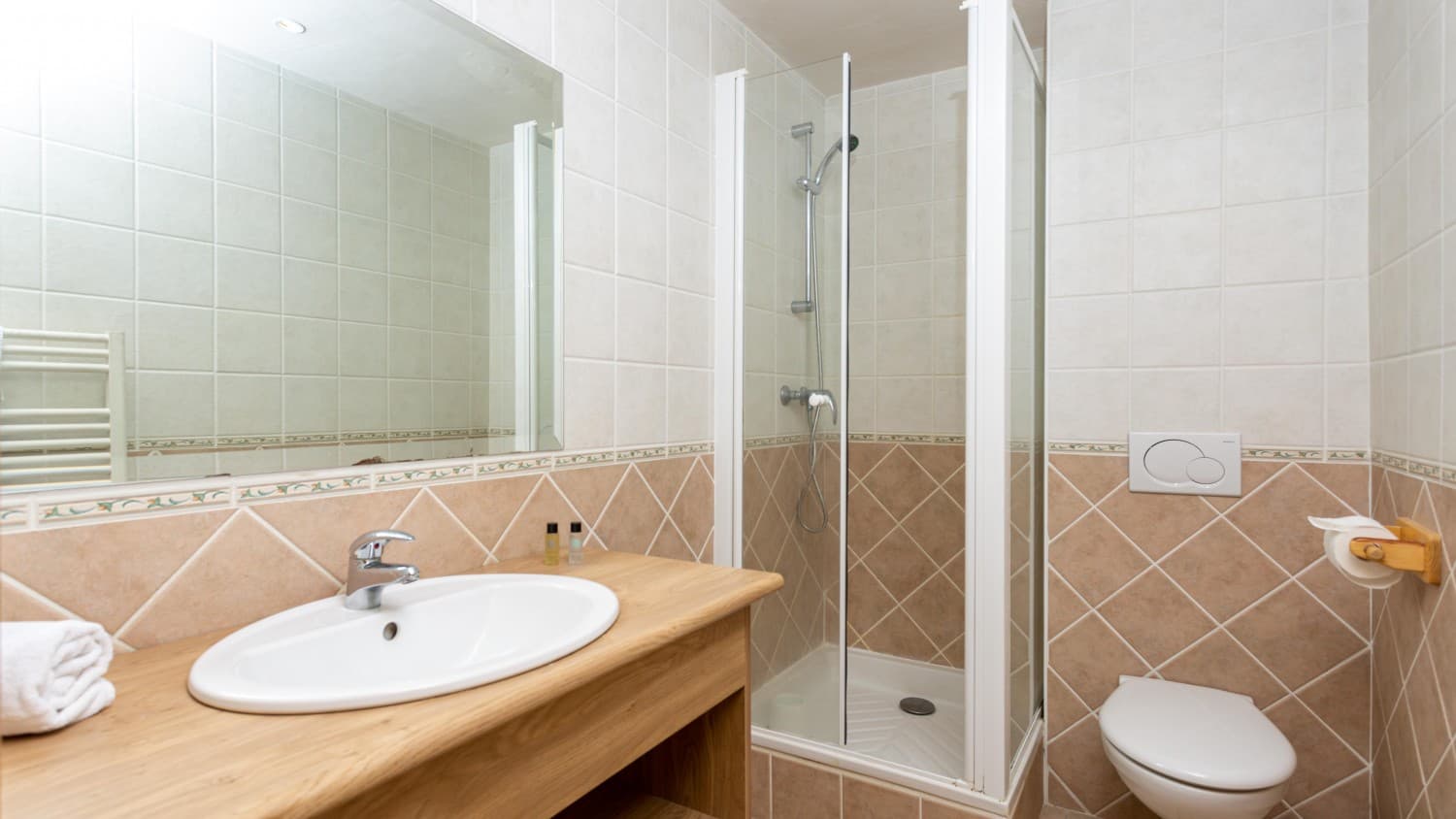 Vidal-Bathroom-1500x844