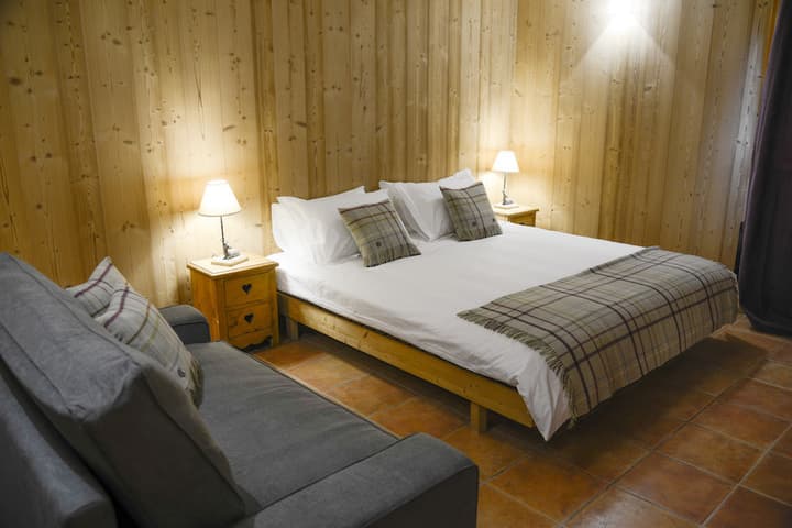 Chalet_Bramble_Room_1-LR