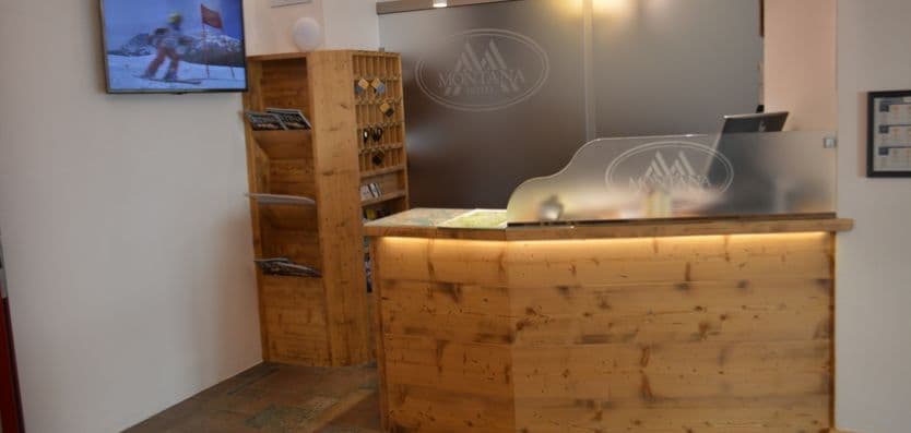 hotel-montana-reception