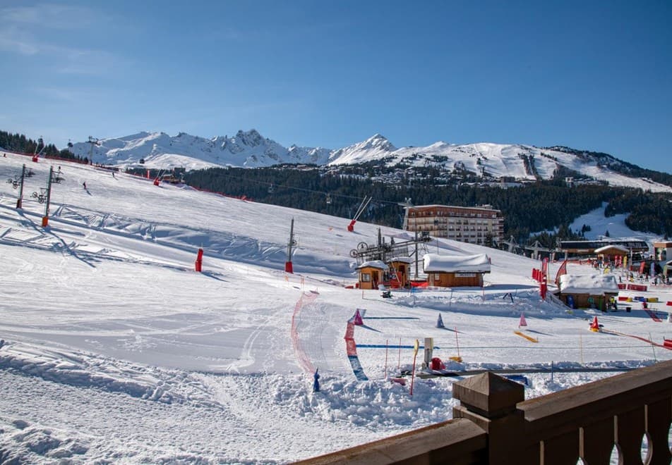 manali-lodge-vue1-indrasan