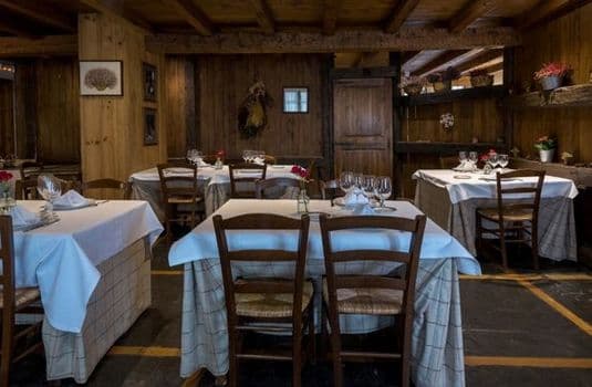 resort_carousel_Val-de-Ruda-restaurant