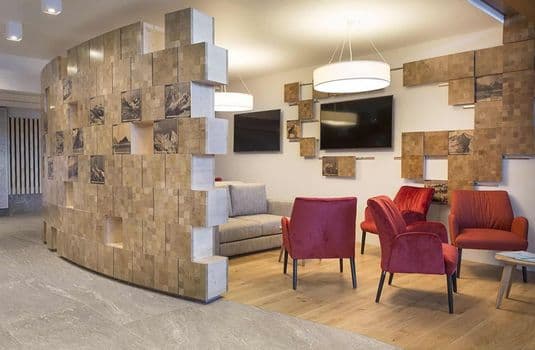 resort_carousel_hotel-alparena-seating