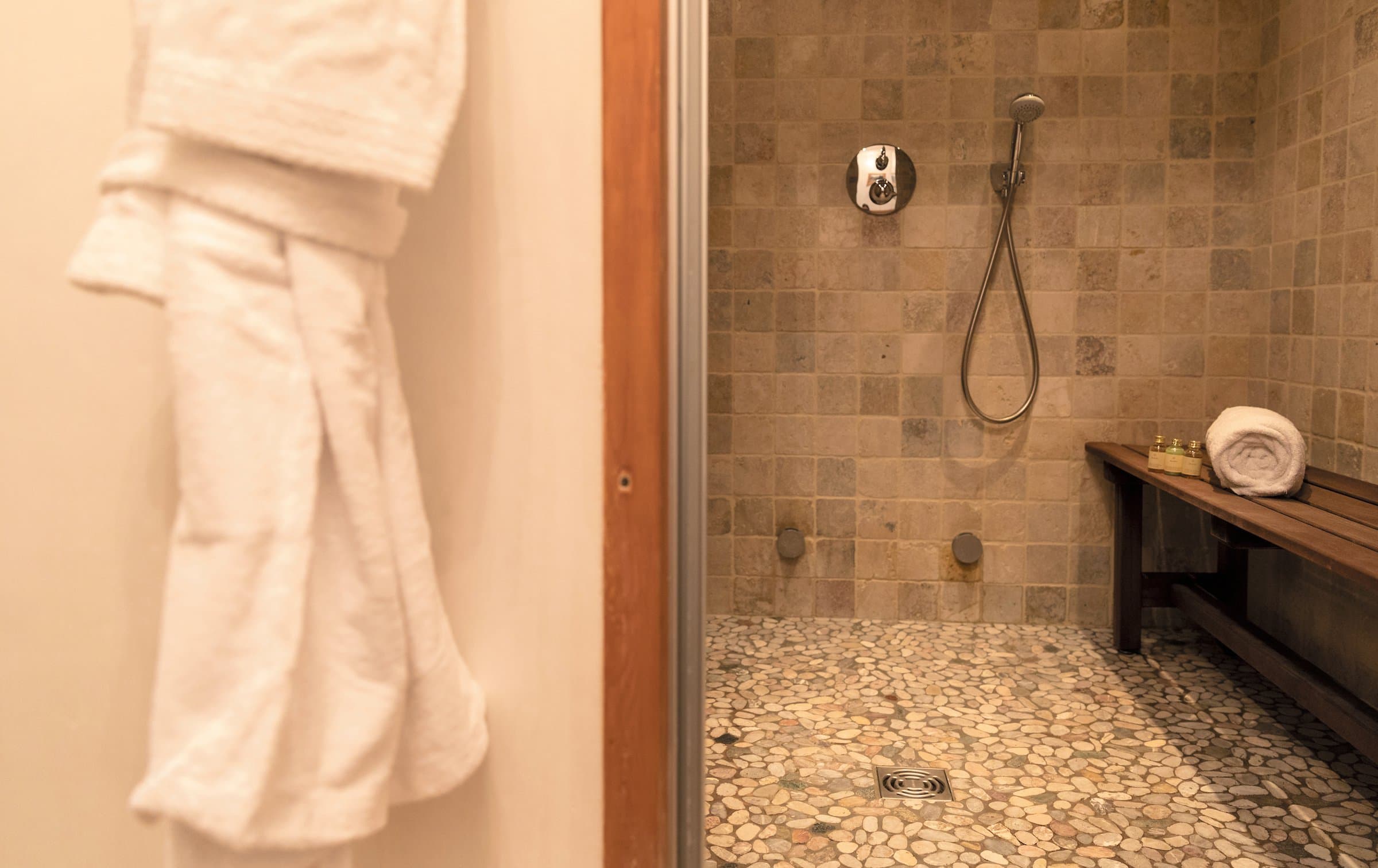 Caribou_steam_room_1