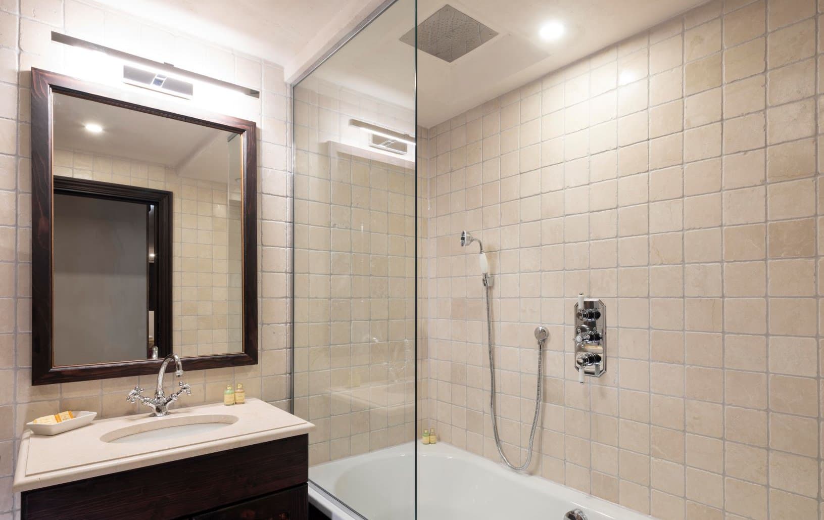 _DSF9784_room_3_resized