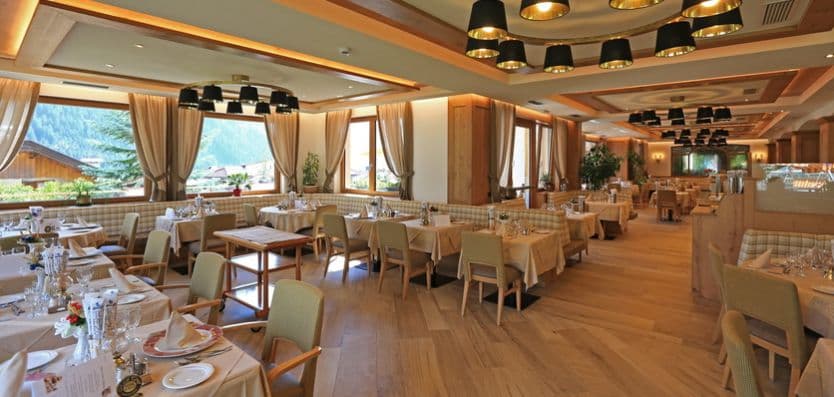 Hotel Cesa Tyrol, Canazei