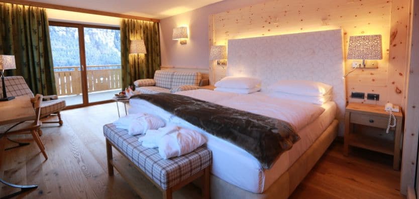 hotel-cesa-tyrol-canazei-junior-suite