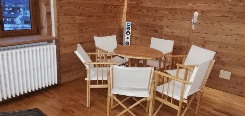 hotel-holiday-debili-relaxation-area