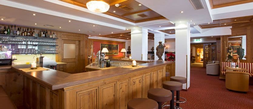 austria_st-anton_hotel-alte-post_bar