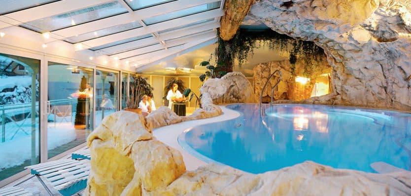 hotel-bauer-saalbach-pool-wellness