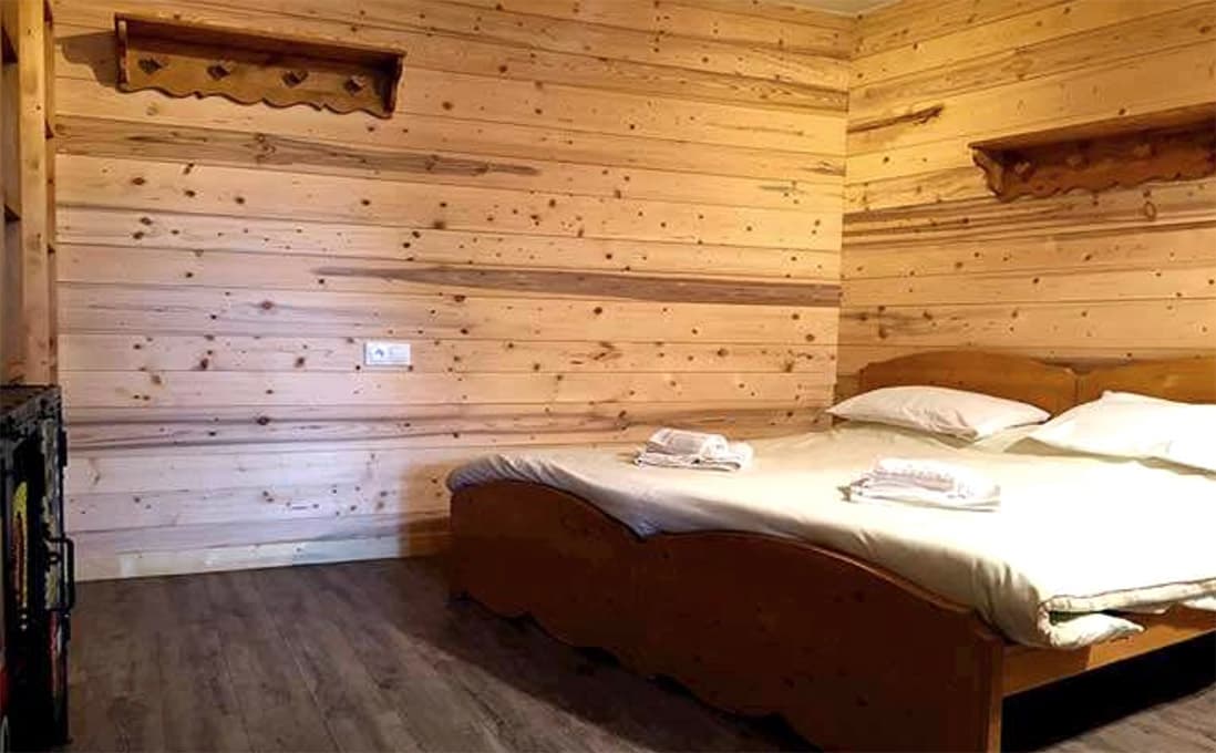 Chalet-Aigle-bedroom-1