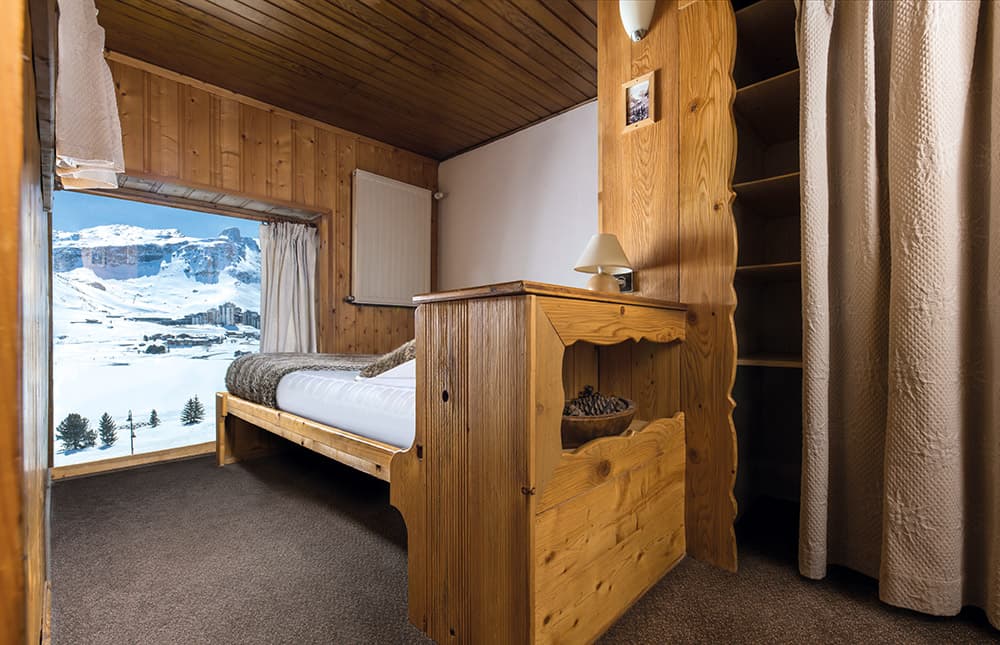 Chalet-Iceberg-room-with-a-view