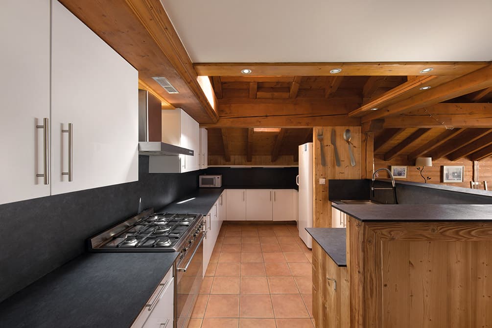 Chalet-Neve-Sapin-kitchen-WEB (1)