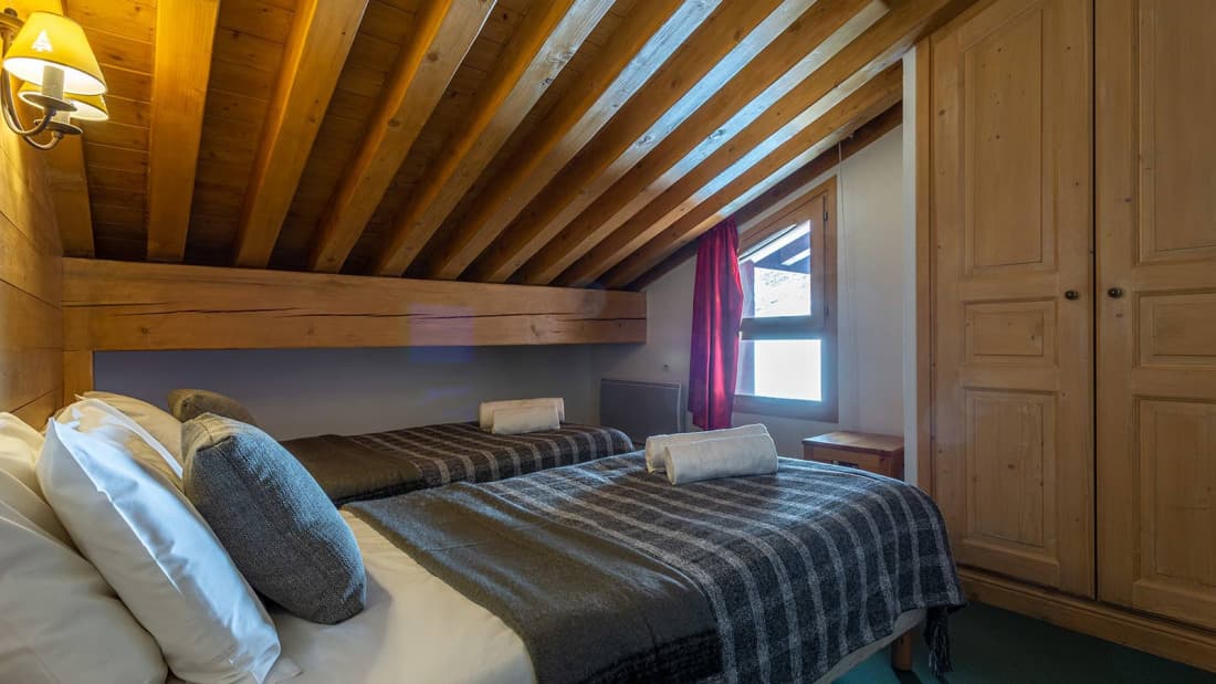 chalet-zena-bedroom-2-1_17024