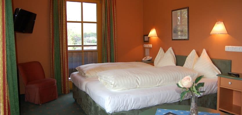 edelweiss-kitzbuhel-bedroom-balcony