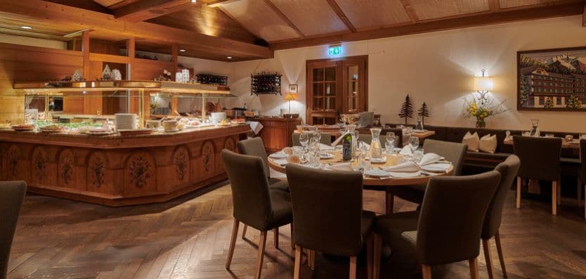 hotel-alpenrose-wengen-dining-area