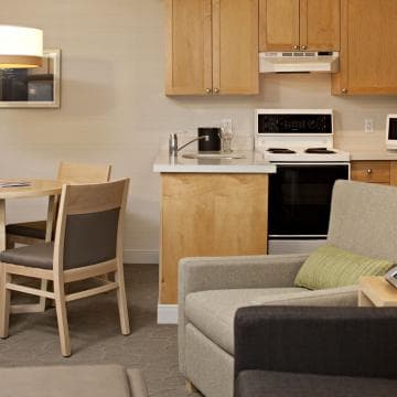 kitchen_and_dining_area_default.26808