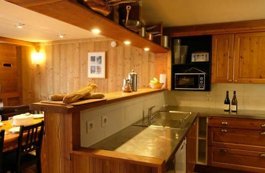 resort_carousel_hayley-kitchen