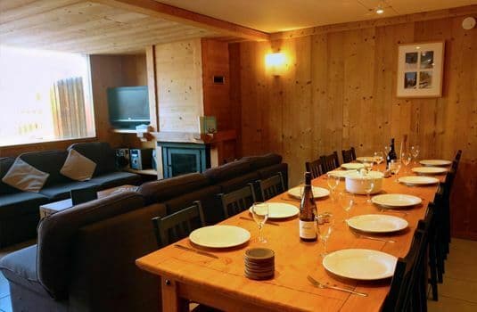 resort_carousel_hayley-table