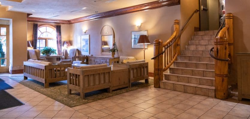 154_banff_caribou_lodge_lobby