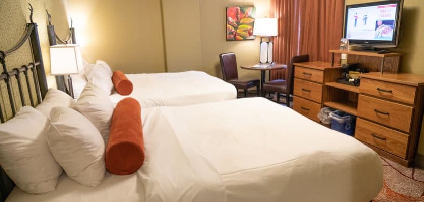 210_standard_room_2_queen_beds