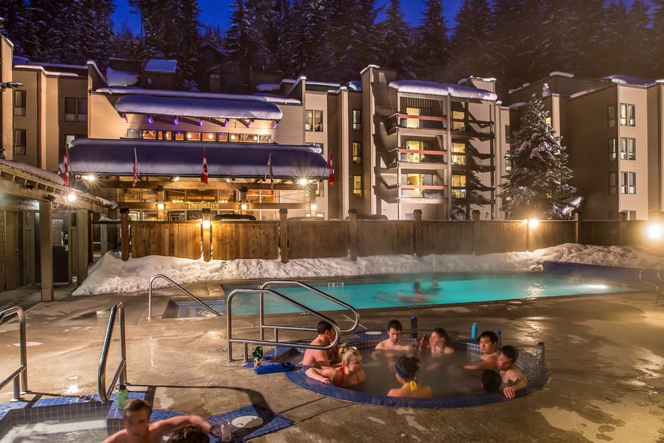 Tantalus_Lodge_pool