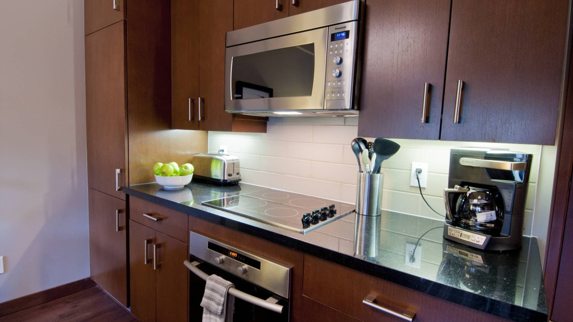 Whistler-Evolution-Kitchen-1920x1080