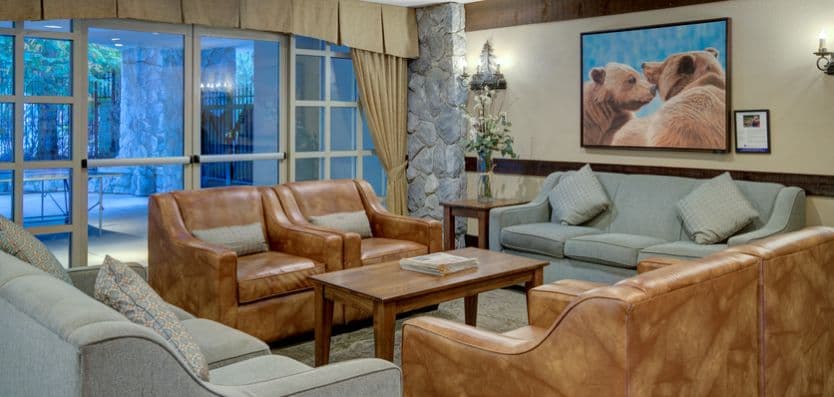 blackcomb_springs_lobby_001