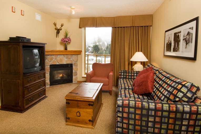 condo-cascade-lodge-lounge2_1674