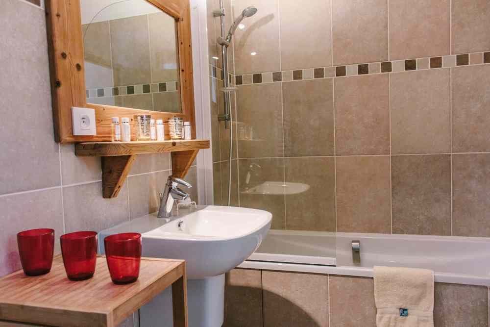 content_Bedroom_4_bathroom__2_