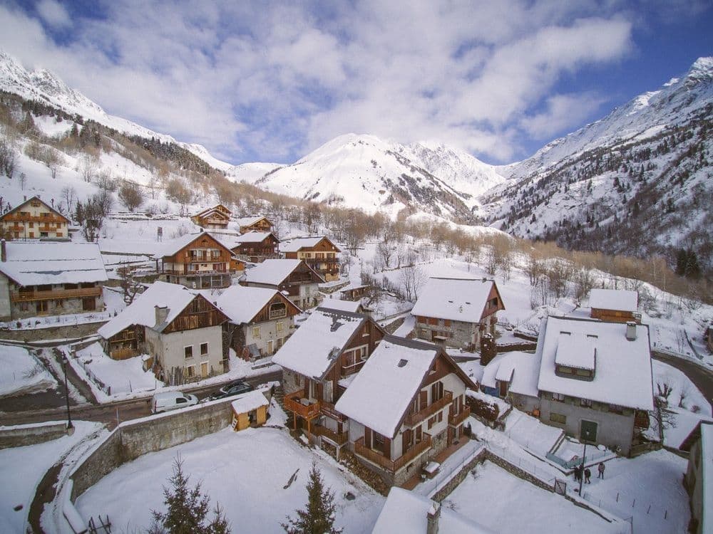 content_Rostaing_Outside__3_